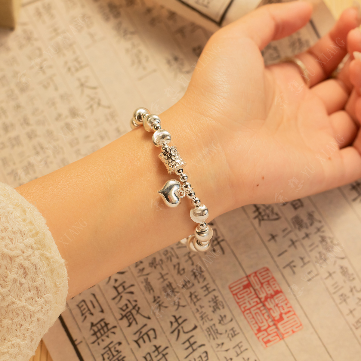 足银手链 百搭简约亮面爱心吊坠足银手链小众气质甜美光珠素款