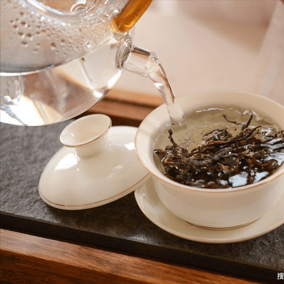 龙沧号2010年冰岛螃蟹脚普洱生茶357g