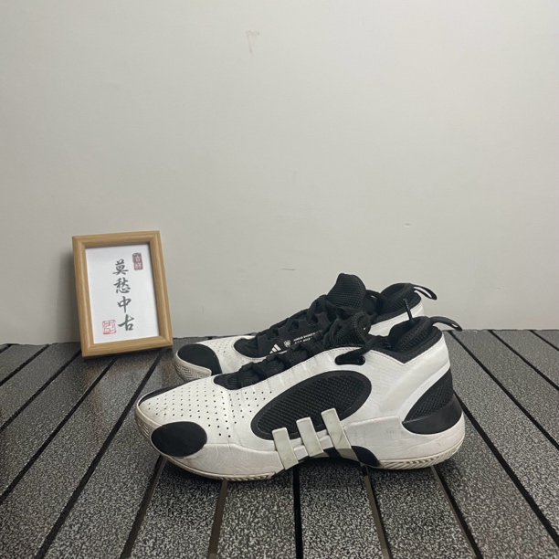 42码 Adidas MTR Stormtrooper 实战 白黑 鞋底成色不错
