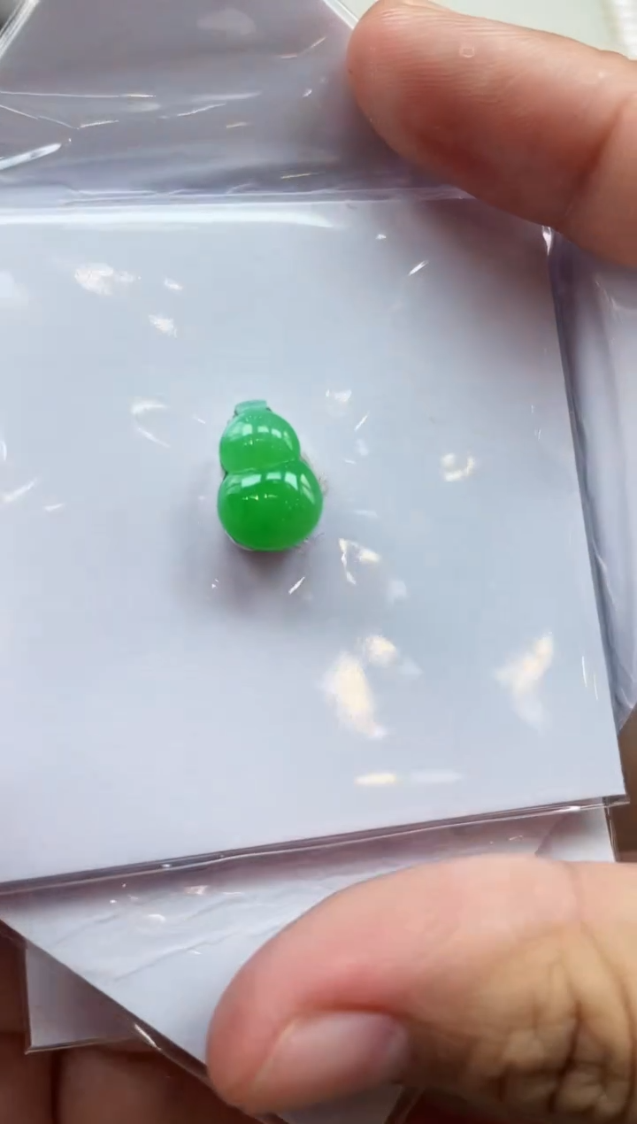【闪购商品】翡翠颈饰未镶嵌葫芦