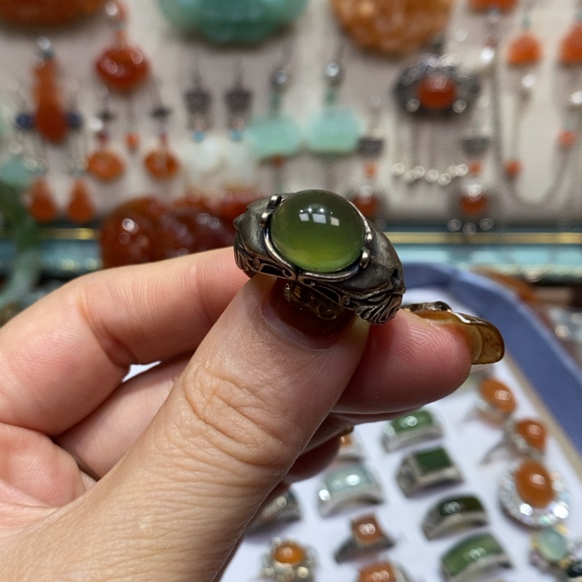 【闪购商品】蛇纹石玉颈饰未镶嵌娜**同戒指