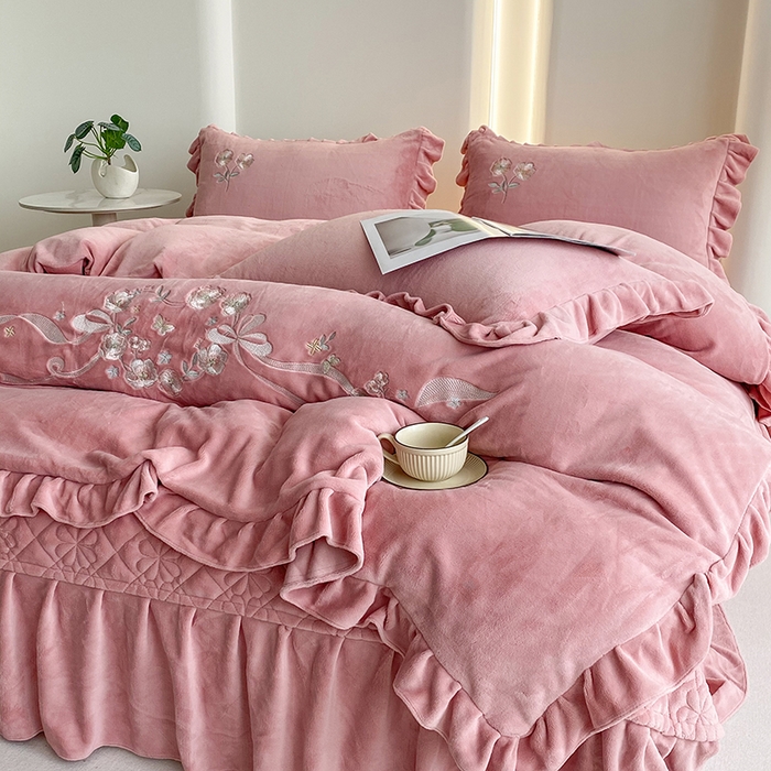 重工刺绣全消光牛奶绒加厚床盖双面绒四件套