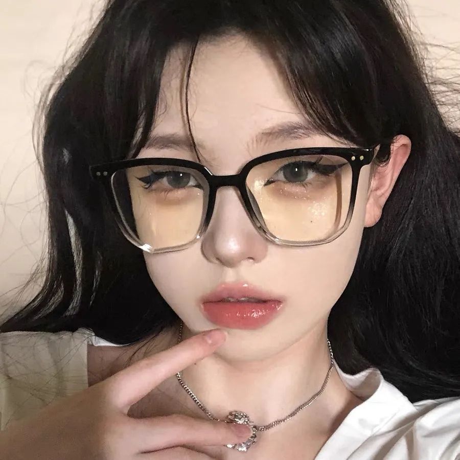 渐变黑防蓝光眼镜ins高颜值女素颜神器学生近视镜大框显瘦平光镜