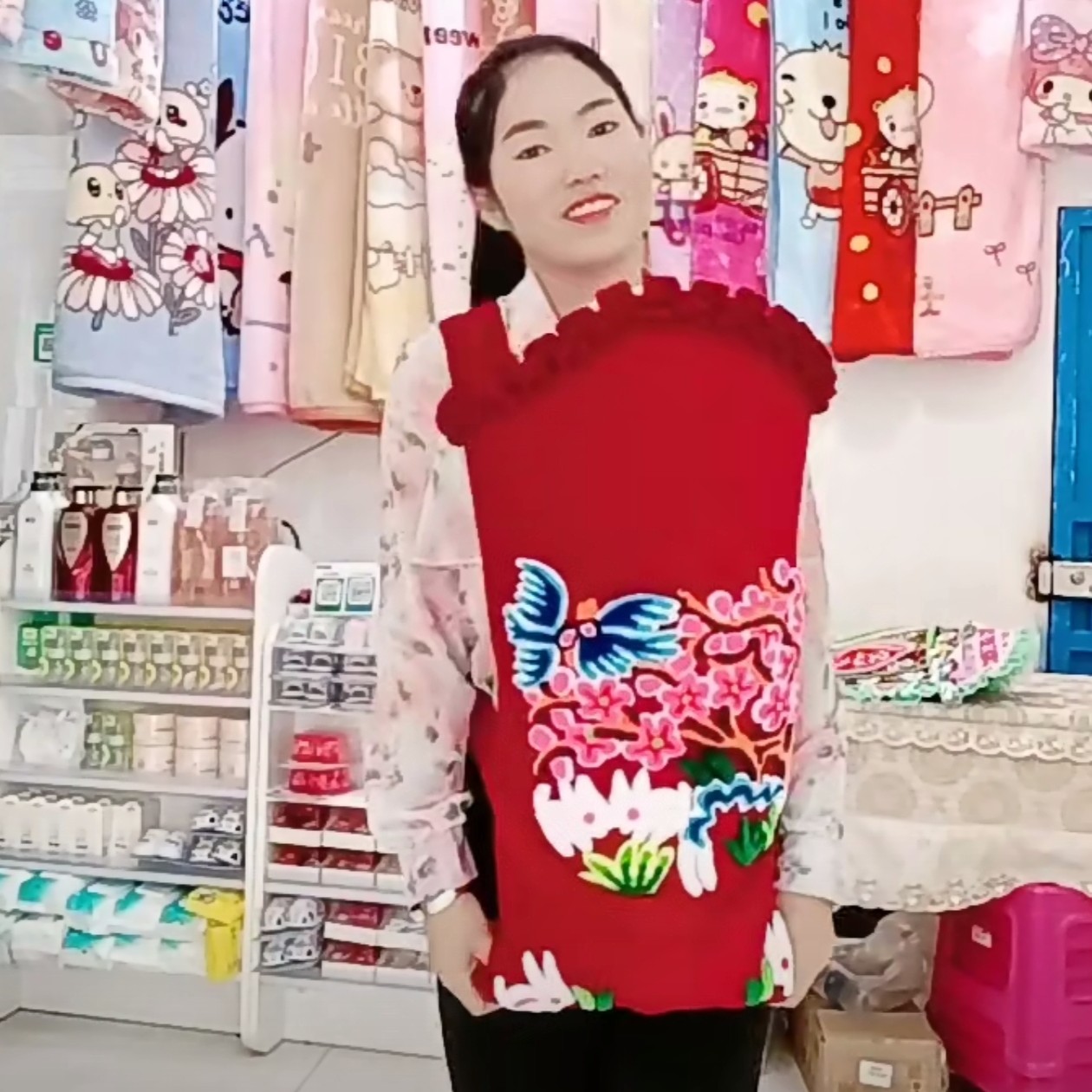 云南传统中号毛线绣花背带适用于0至4岁男女宝通用四季款解放双手