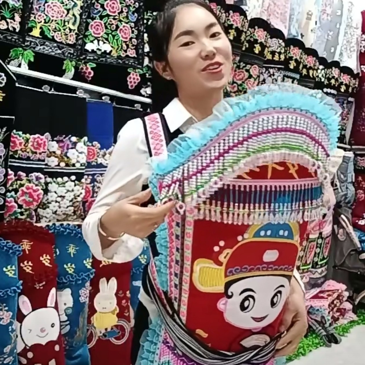 中号珠子小状元绣花背带-适用于0至4岁-四季款-带娃神器解放双手！