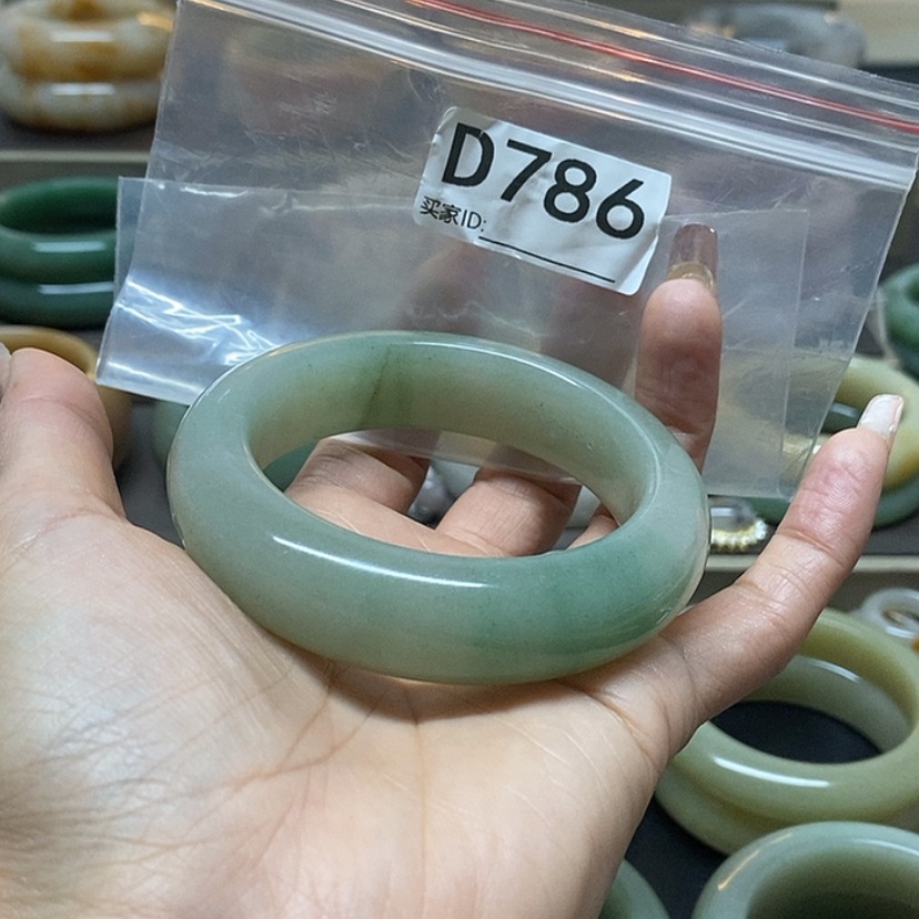 【闪购商品】石英岩玉手镯未镶嵌ℋ****