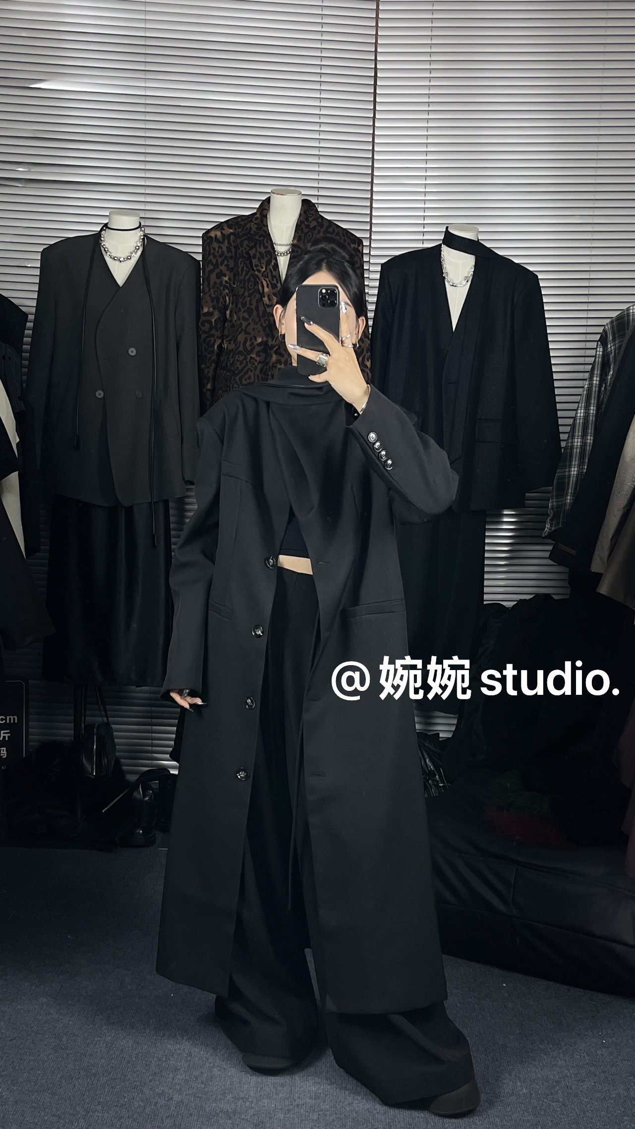 【婉婉studio】2024秋冬新款韩版时髦复古中长款宽松围脖设计外套潮