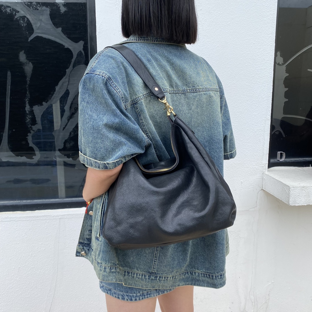 【真皮时代】女士单肩斜跨包时尚休闲百搭简约潮流腋下单肩包239