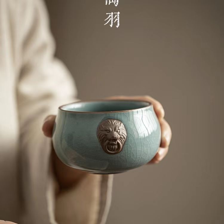 哥窑瑞兽双狮大号主人杯（带礼盒）2195