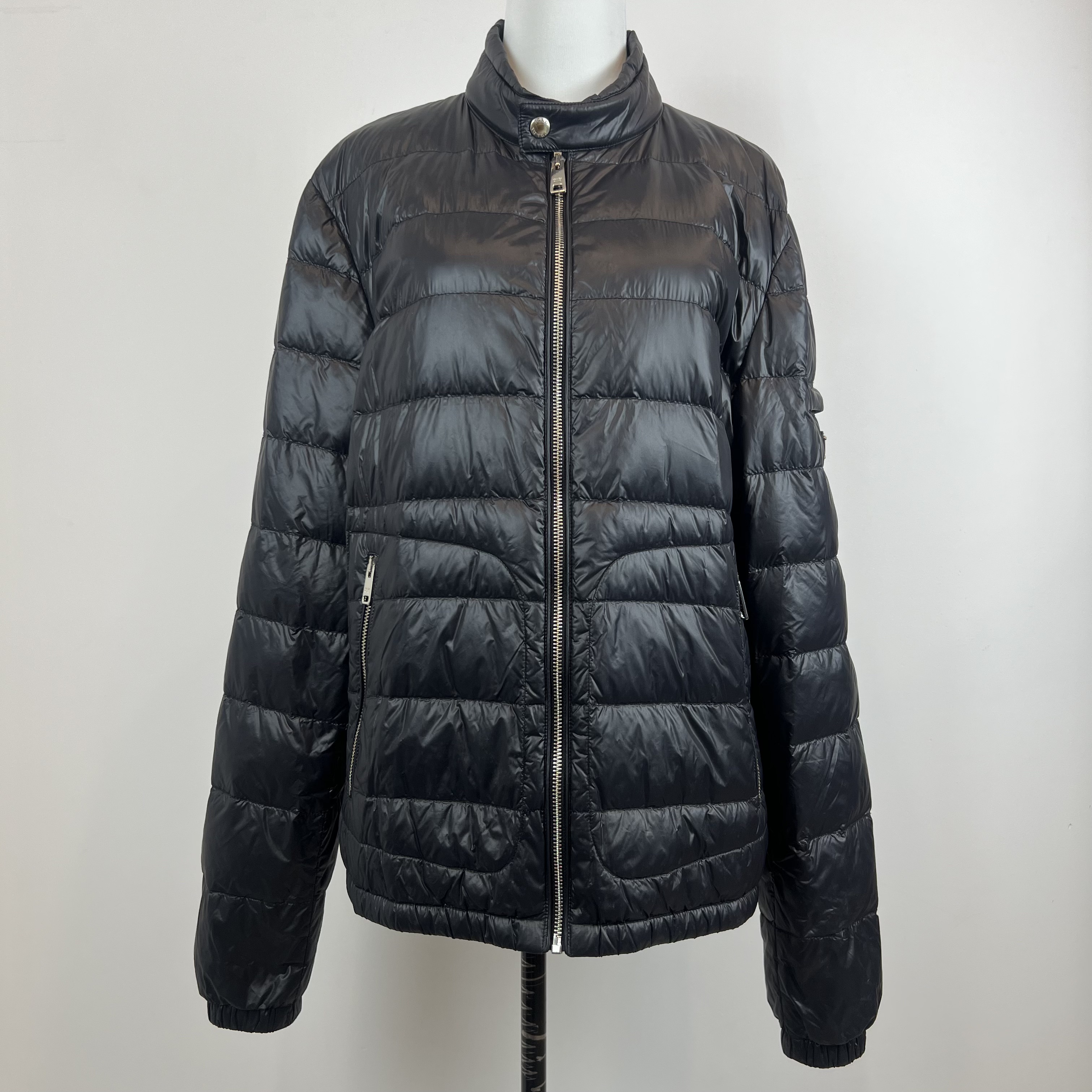 99新 Prada/普拉达 2409237/50码/金属三角徽标宽松羽绒服/10262