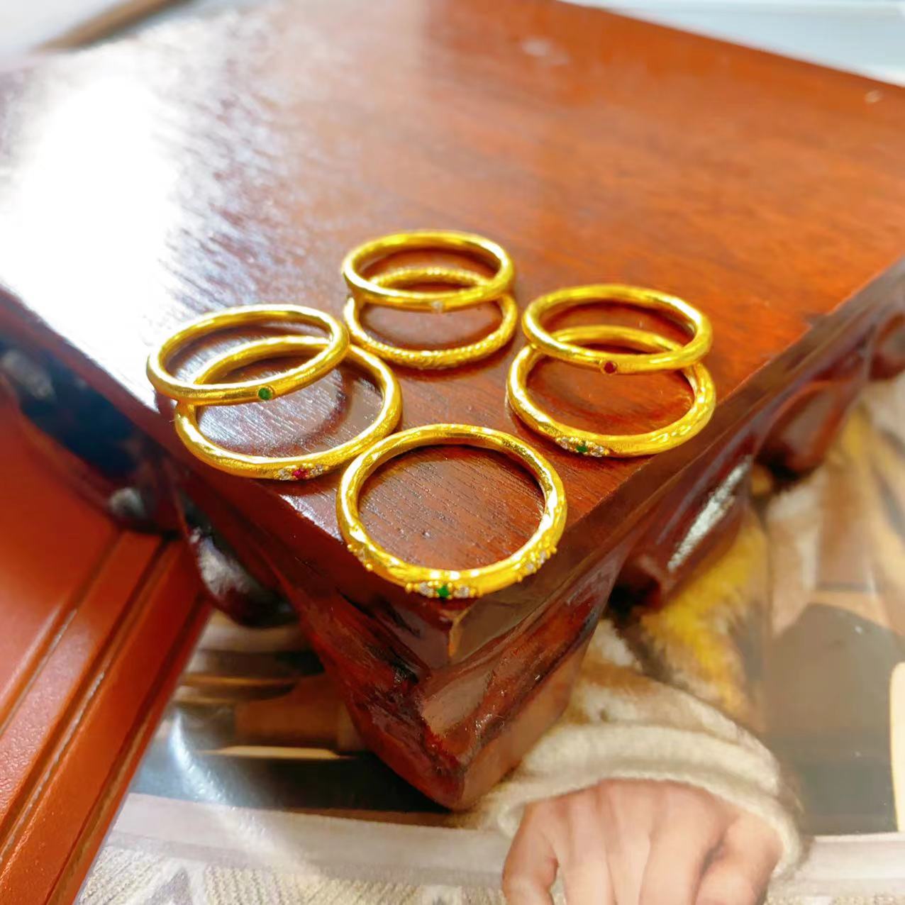 足金 手工錾刻镶嵌天然砖石多宝类戒指集合(多样性发货 发其一)