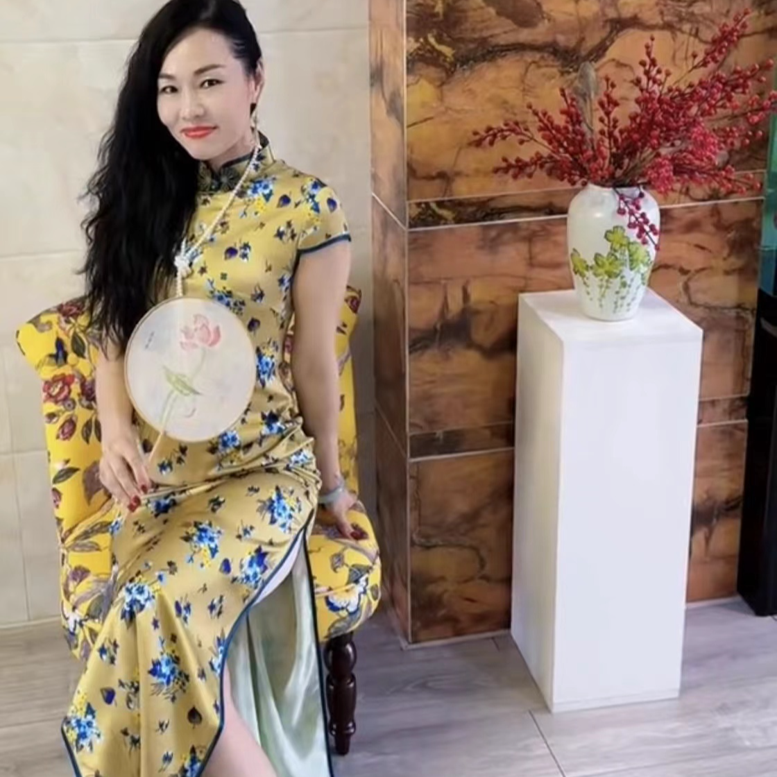 轻奢百搭时尚女装旗袍