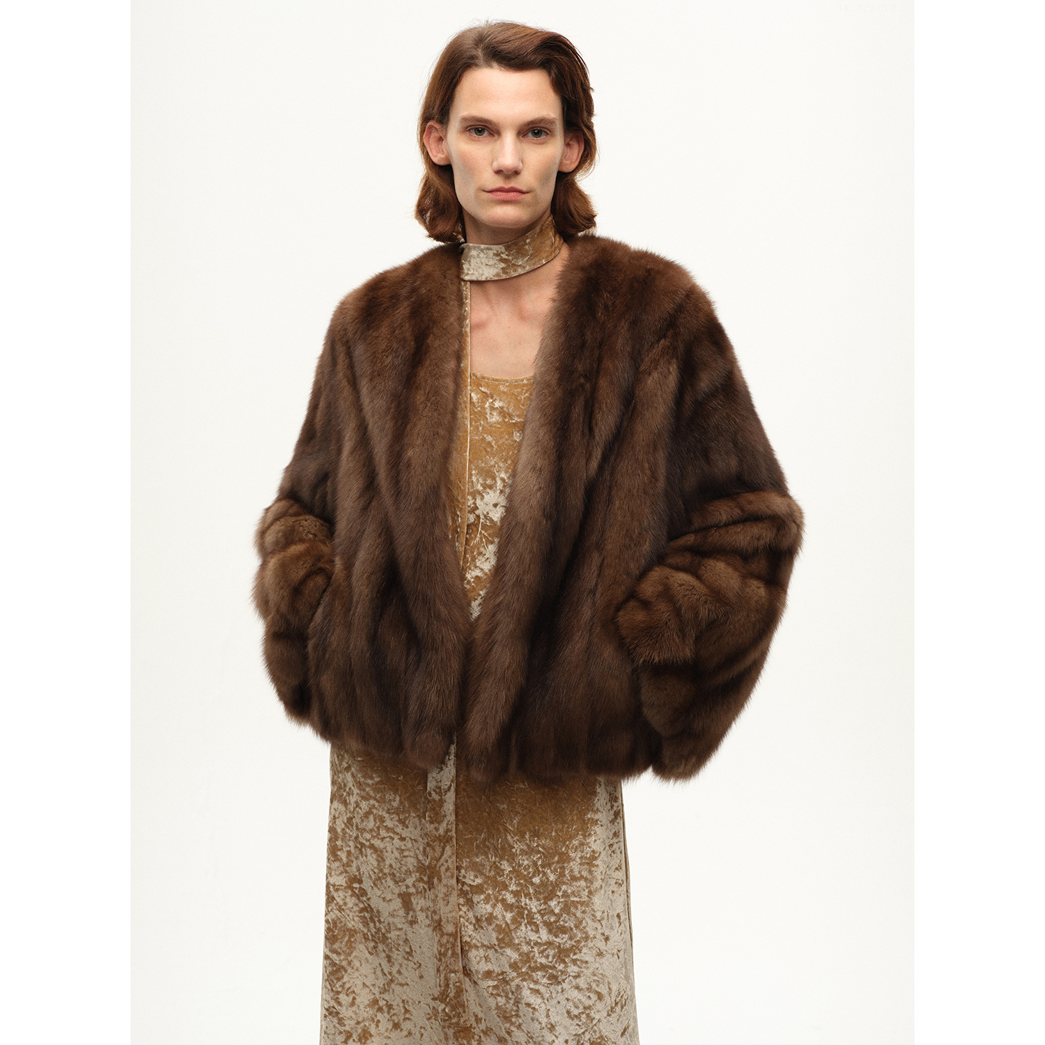 付智恩【至臻紫貂系列】可可貂 复古v领竖排短款全抽轻奢紫貂冬外套