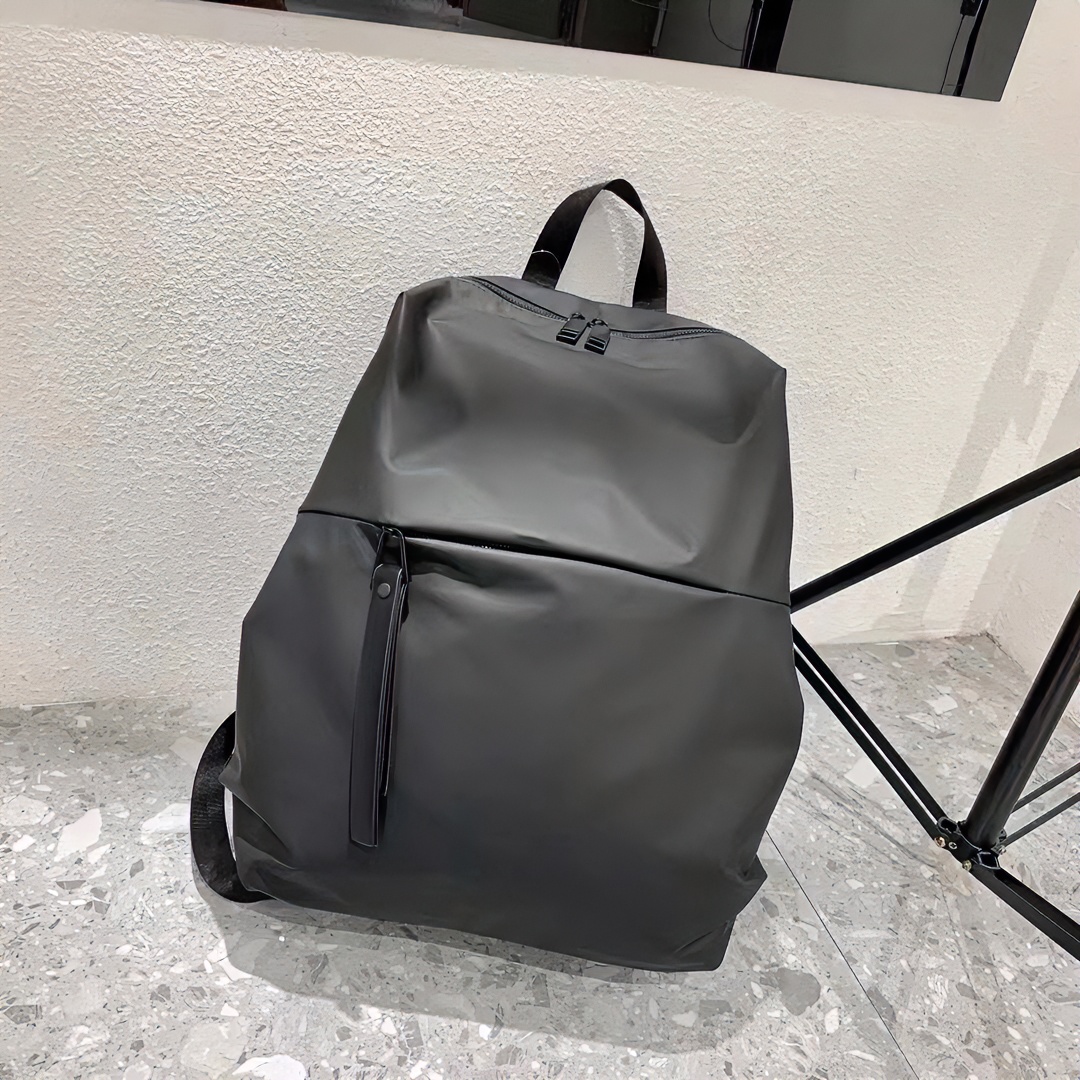 个性韩版潮流黑色ins休闲双肩包休闲包女士百搭轻奢，防水轻便时尚