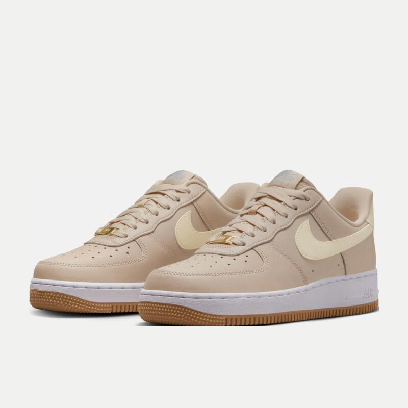 Nike/耐克女子空军一号运动鞋 AIR FORCE 1 07 DD8959-111