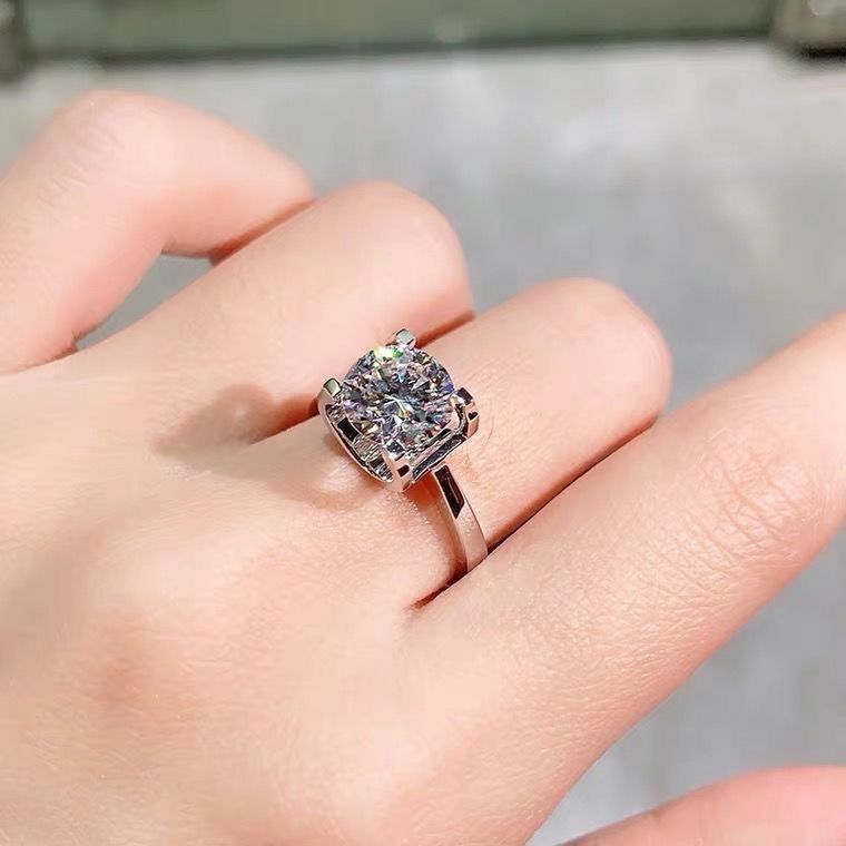 925银莫桑石戒指 【经典牛头】S925纯银石克拉情侣对戒求婚结婚钻戒