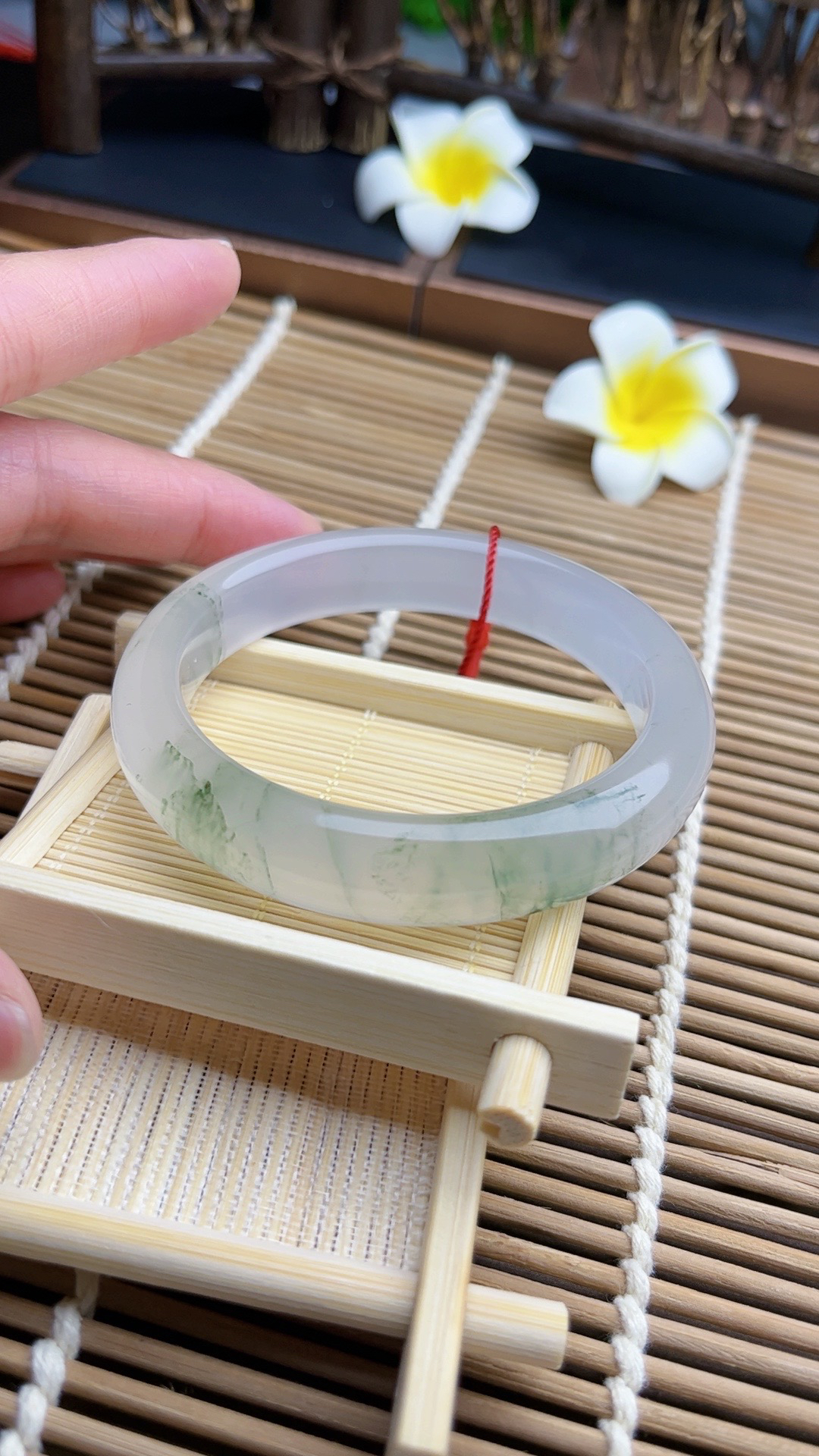 金丝玉宝石光手镯58圈口玉镯少女冰透飘绿高冰浅绿平安镯女士