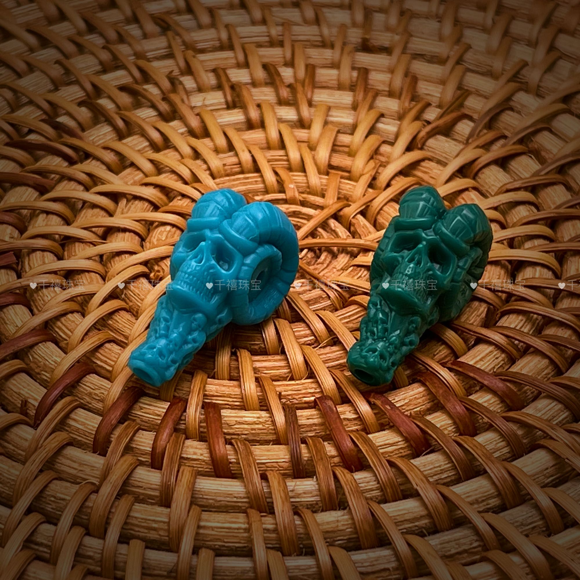 【千禧】精品复古地狱绿色蓝色高瓷刺骨羊头三通【科技増瓷提色】配饰