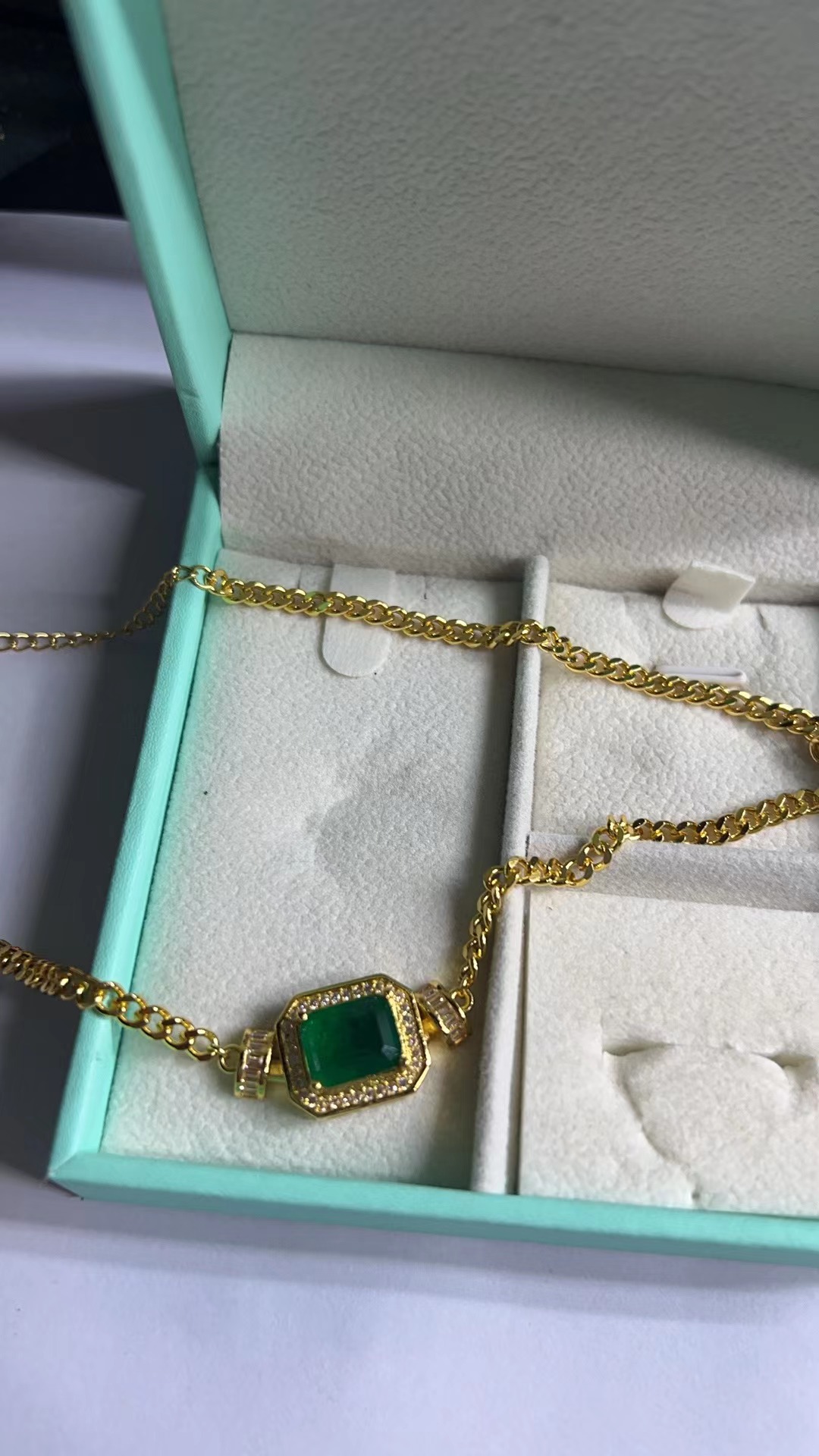 FL级珍藏类培育南非之心绿宝石珍藏项链A0020