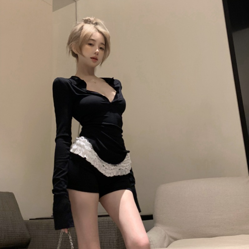 纯欲风黑色v领长袖T恤女夏季修身收腰打底衫蕾丝花边短裤两件套