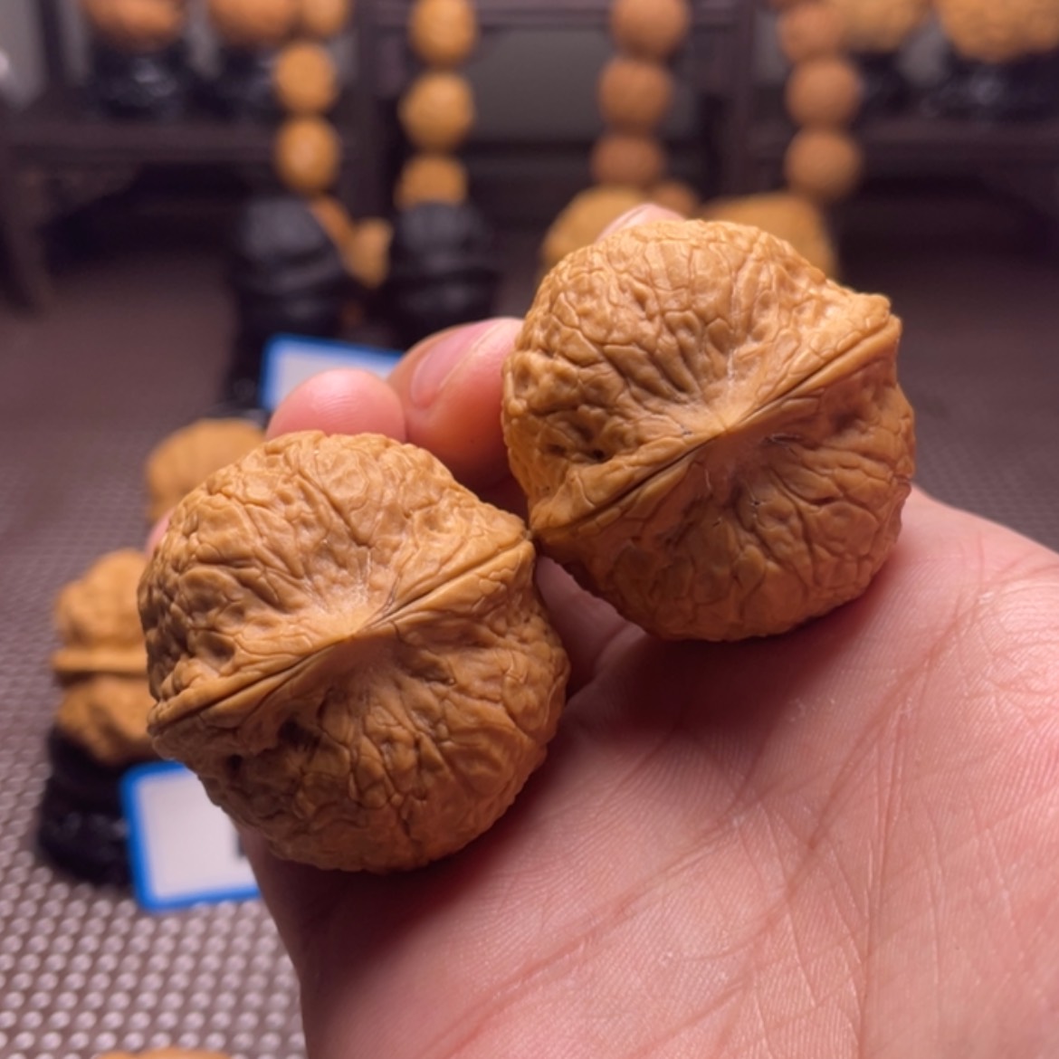 【闪购商品】文玩核桃吊坠多***眼10A