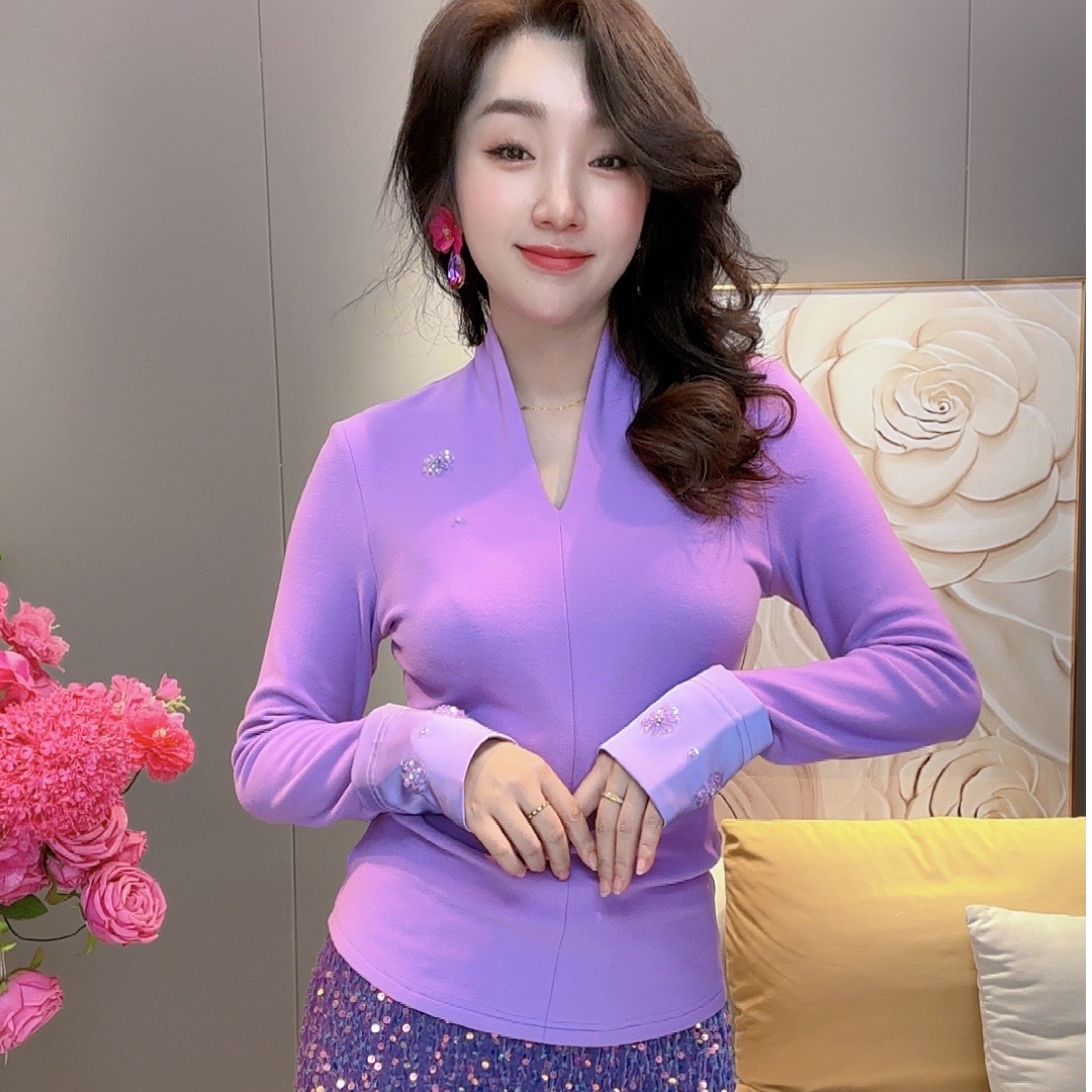 小满服饰【贵妇情缘】冬款简约唯美法式大气保暖显瘦刺绣花朵针织衫