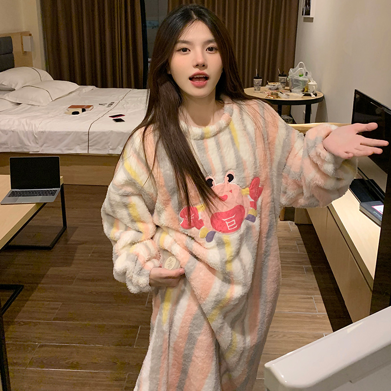 卡通珊瑚绒睡裙秋冬睡衣女圆领长袖简约可爱法兰绒保暖家居服长裙
