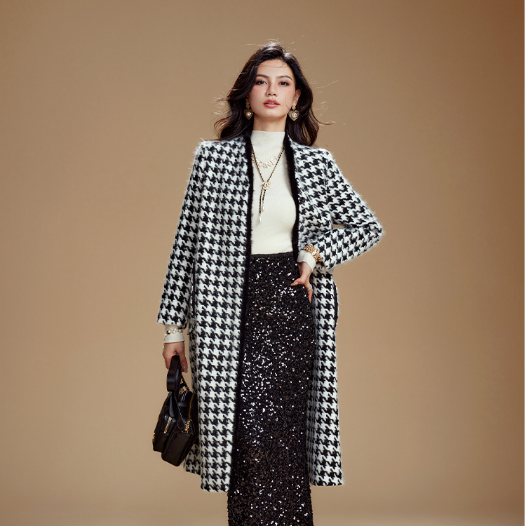 【诗语专属】CHICHY黑色复古梭织外套CC2D003234