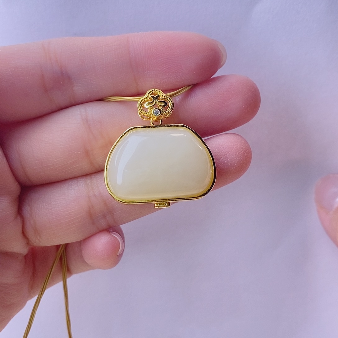 和田玉颈饰银S925镀金镶嵌