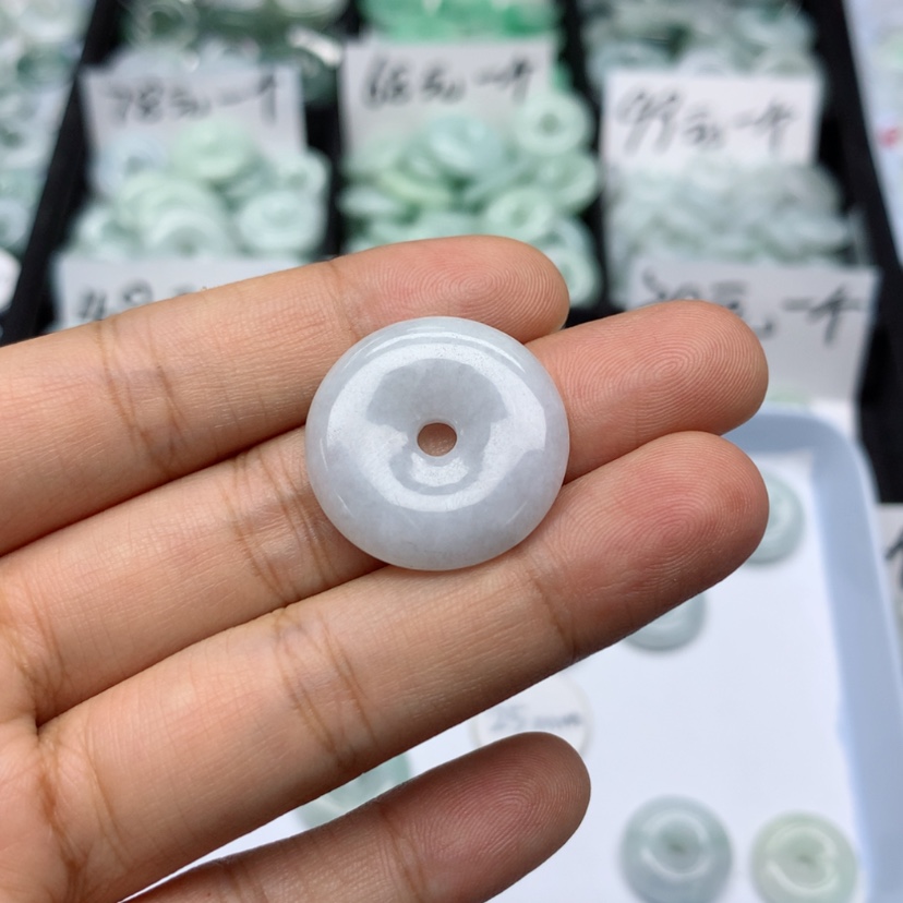 【闪购商品】翡翠颈饰未镶嵌爱****特25x5
