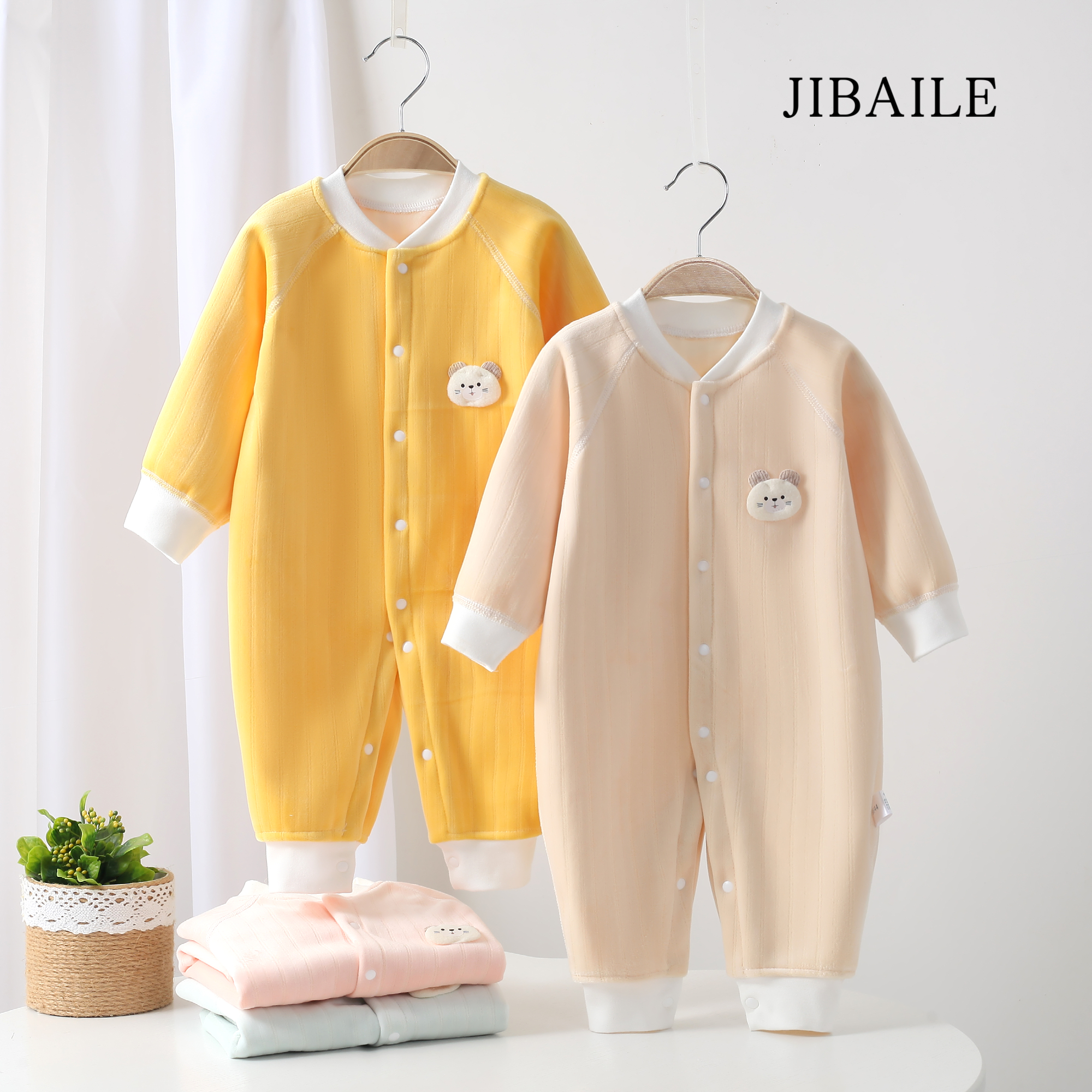 婴幼儿新款插肩复合绒无骨连体衣