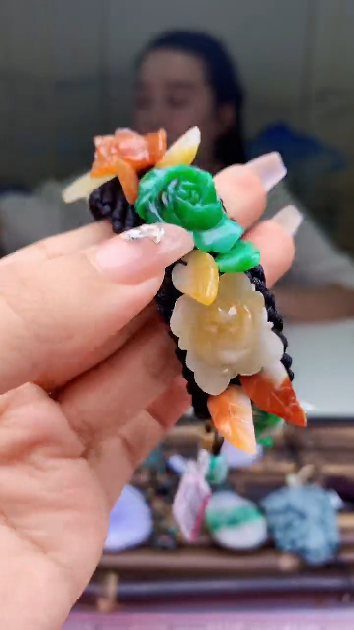 【闪购商品】定制翡翠未镶嵌毛货挂件