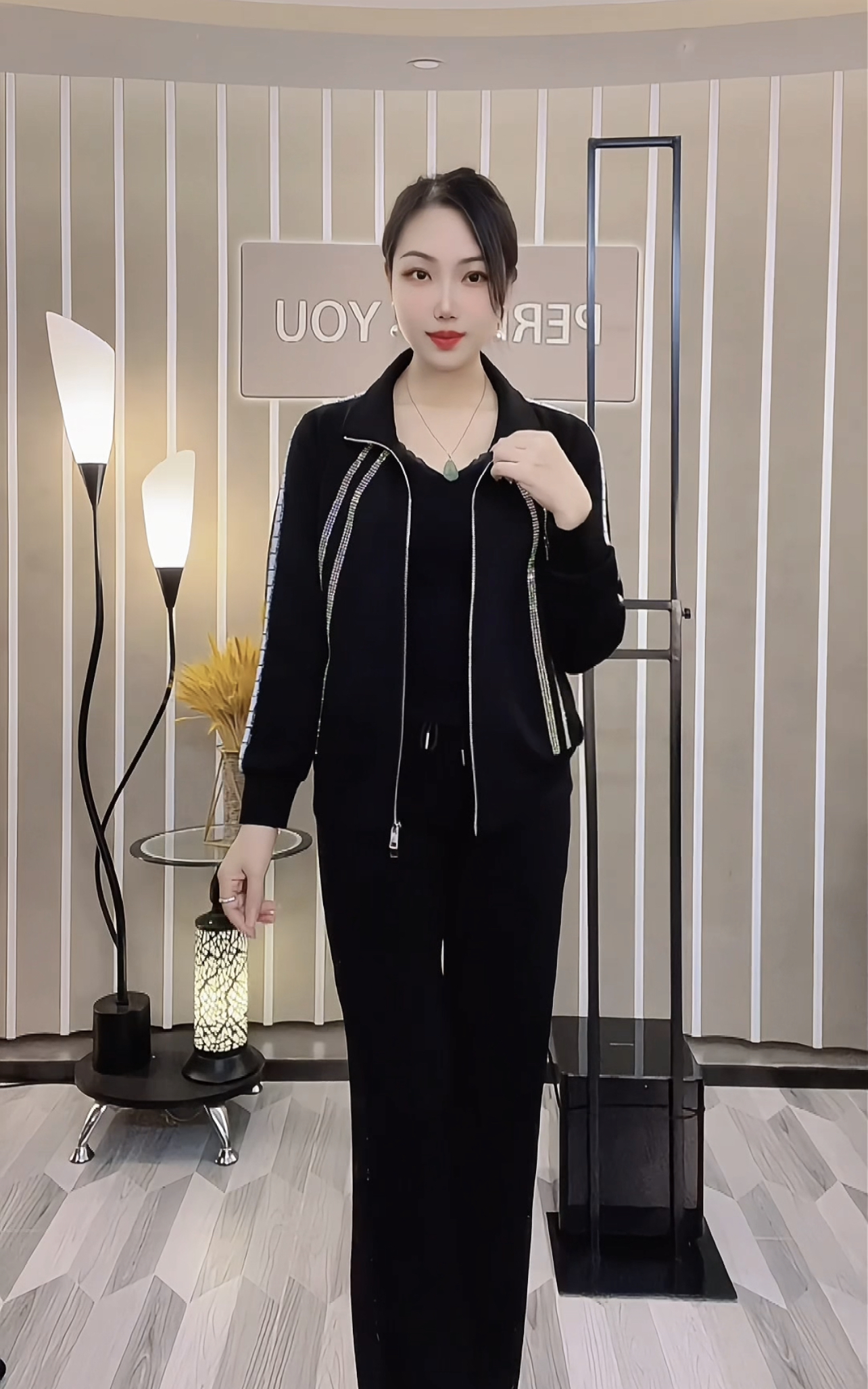 缘格熙2024秋冬新款时尚洋气高档百搭外套短款39549黑色外套女