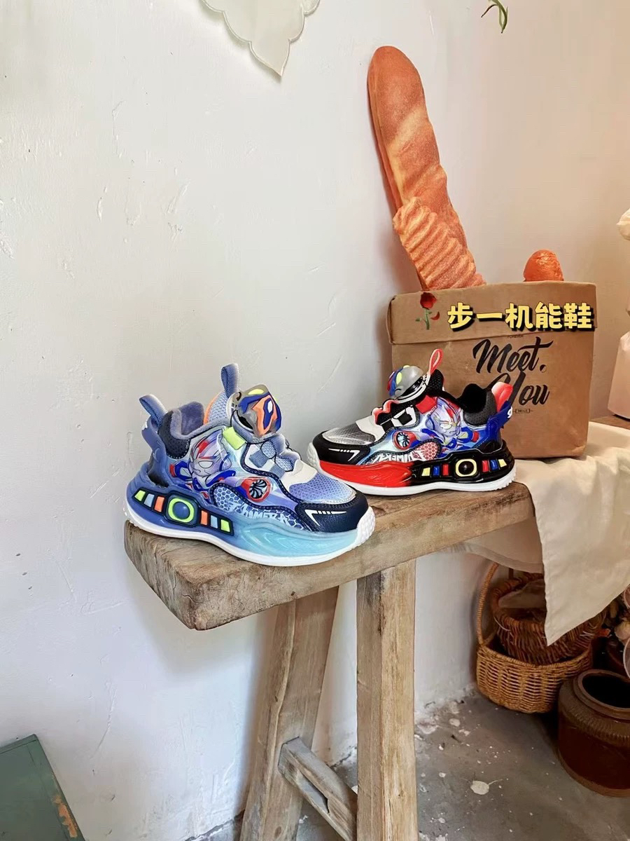 步一2025秋冬新款男童鞋宝宝机能鞋奥特曼纽扣闪灯皮面二棉鞋