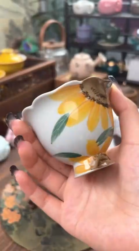 【闪购商品】陶瓷手绘向日葵高脚花口杯