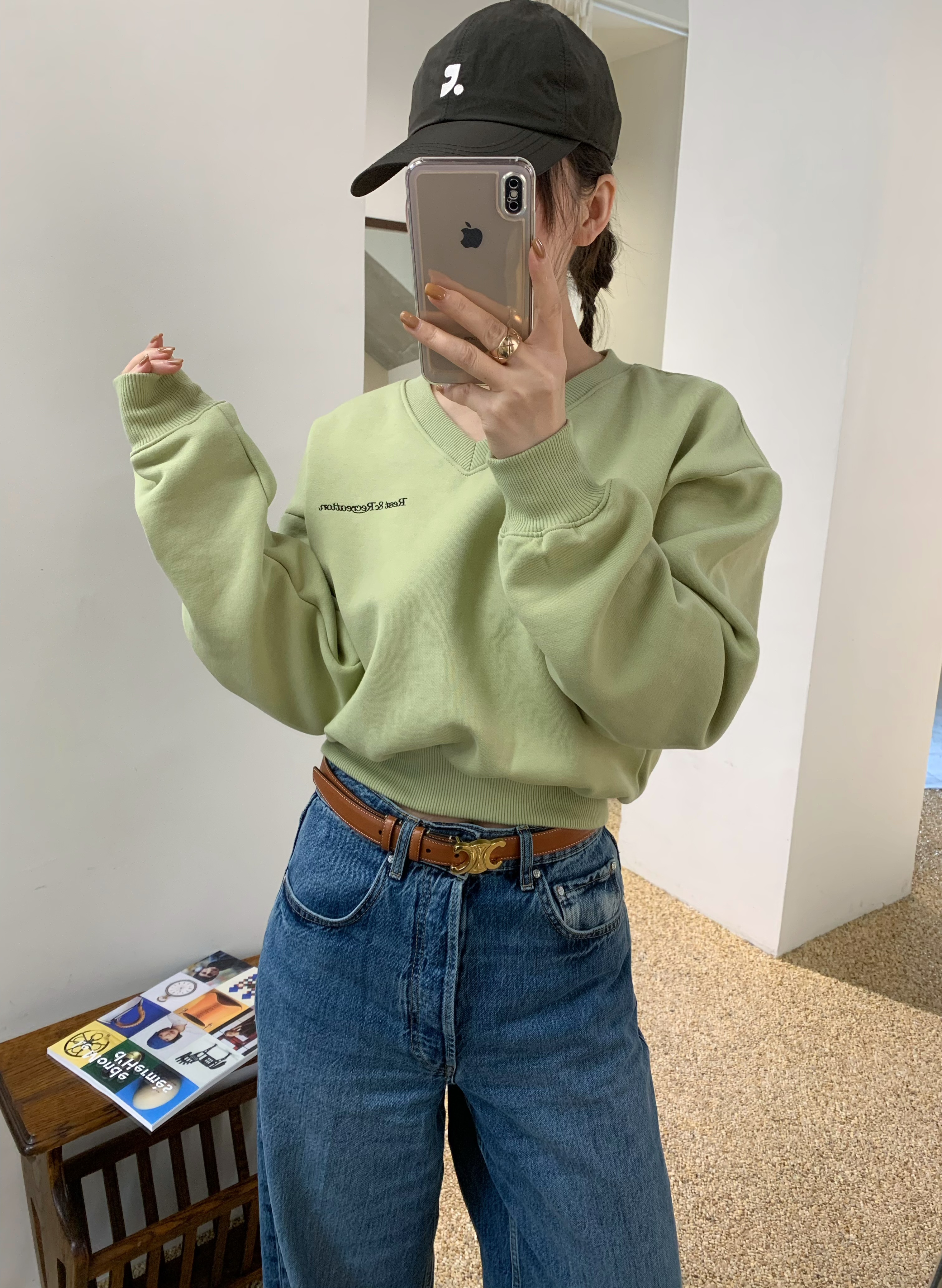 Rest and Recreation设计师品牌 24AW牛油果色V领长袖卫衣