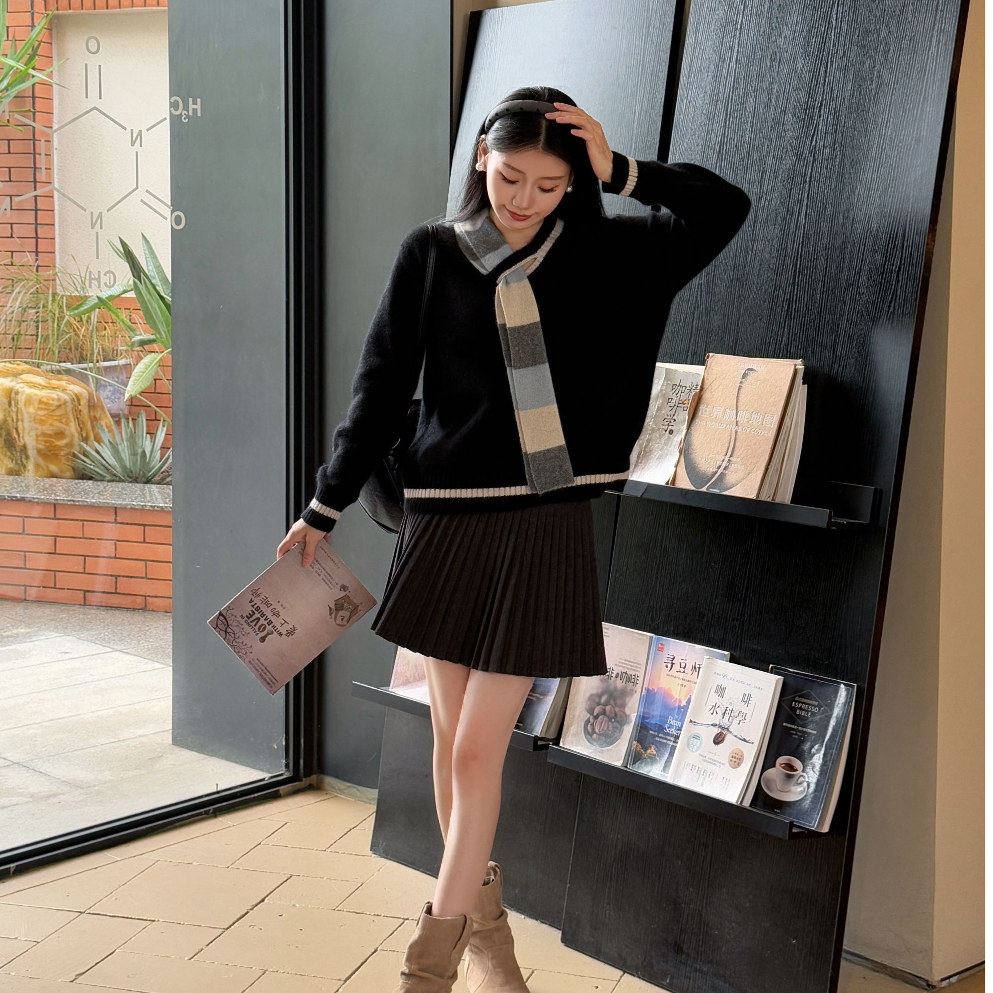 毛衣圆领长袖不褪色宽松型短款气质秋冬上衣女装冬季加厚百搭时尚