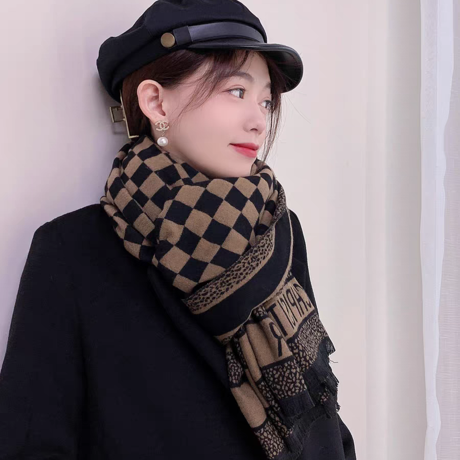 2025春秋围巾网红时尚百搭双面格子保暖秋冬季棋盘格棋盘格经典