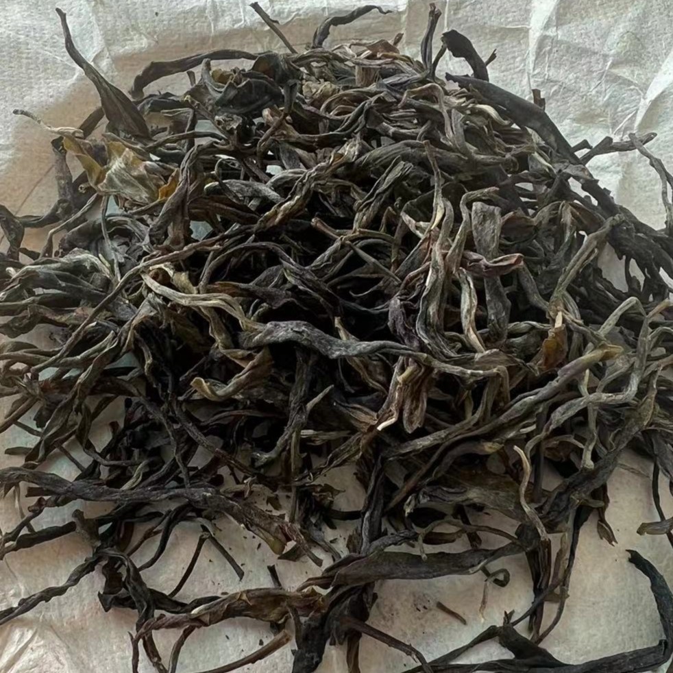 2020年茶王地章郎混采普洱生茶散料