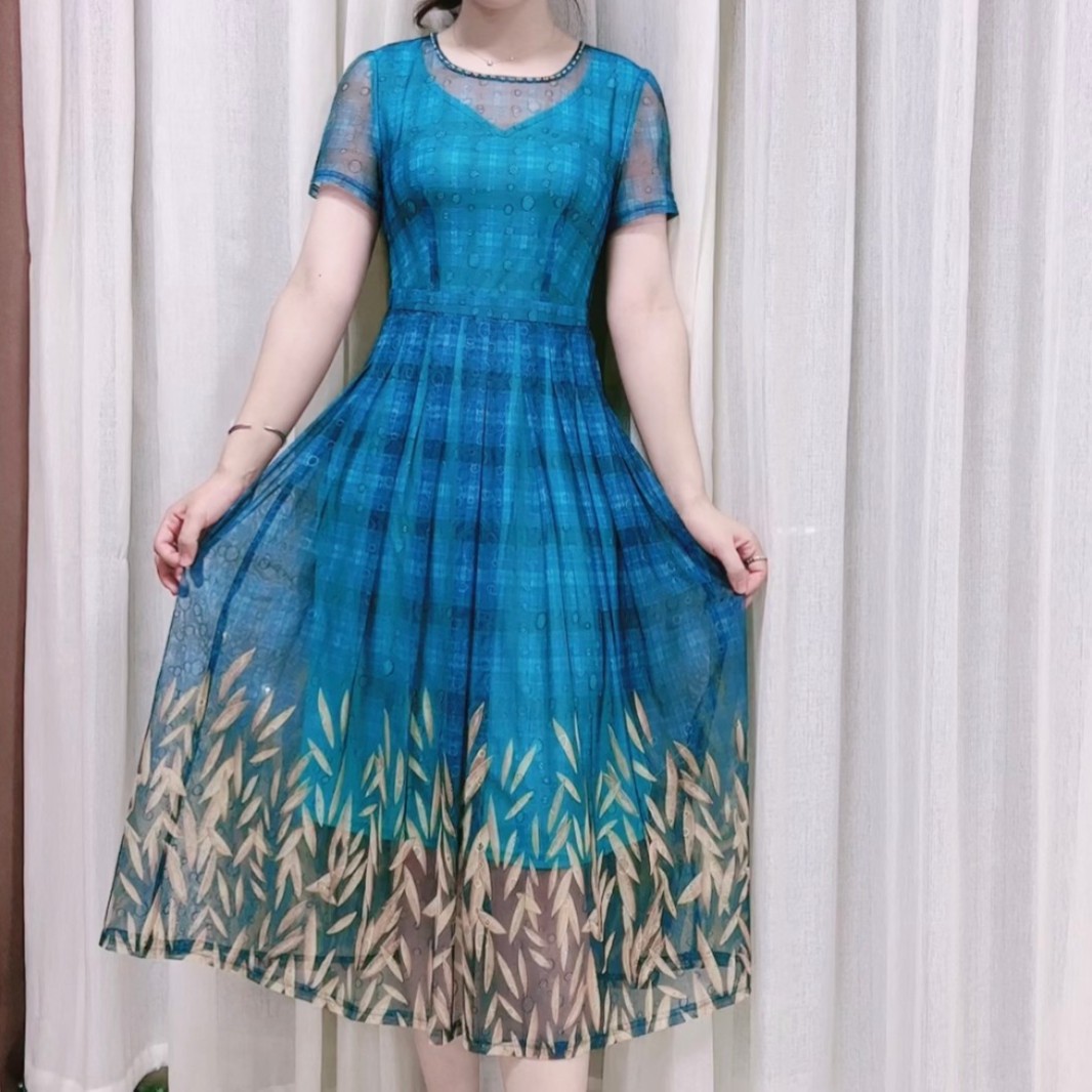 S 825#2024夏季新款时尚流行圆领手工钉珠舒适透气设计连衣裙