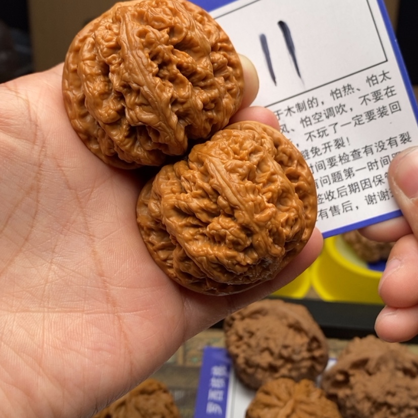 【闪购商品】文玩核桃吊坠小**哥45粗筋11