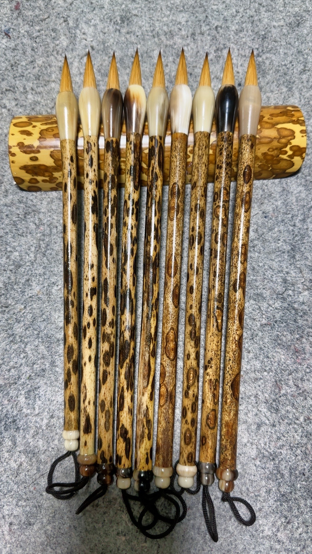 纯狼毫（出峰3㎝/口径1㎝）笔都笔顶均纯牛角