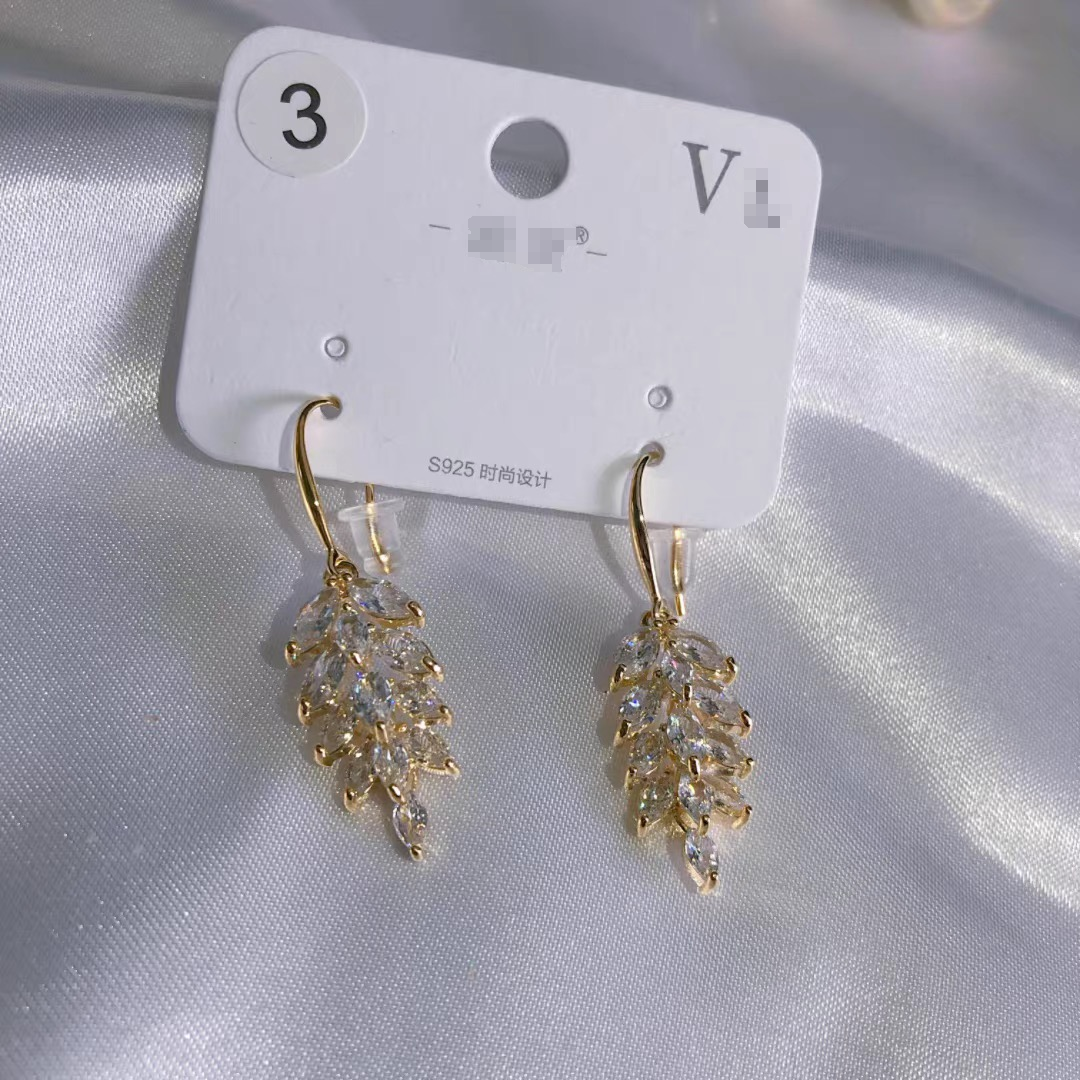 铜合金合成锆石耳饰 花朵时尚耳环设计感爱心气质简约轻奢Q491