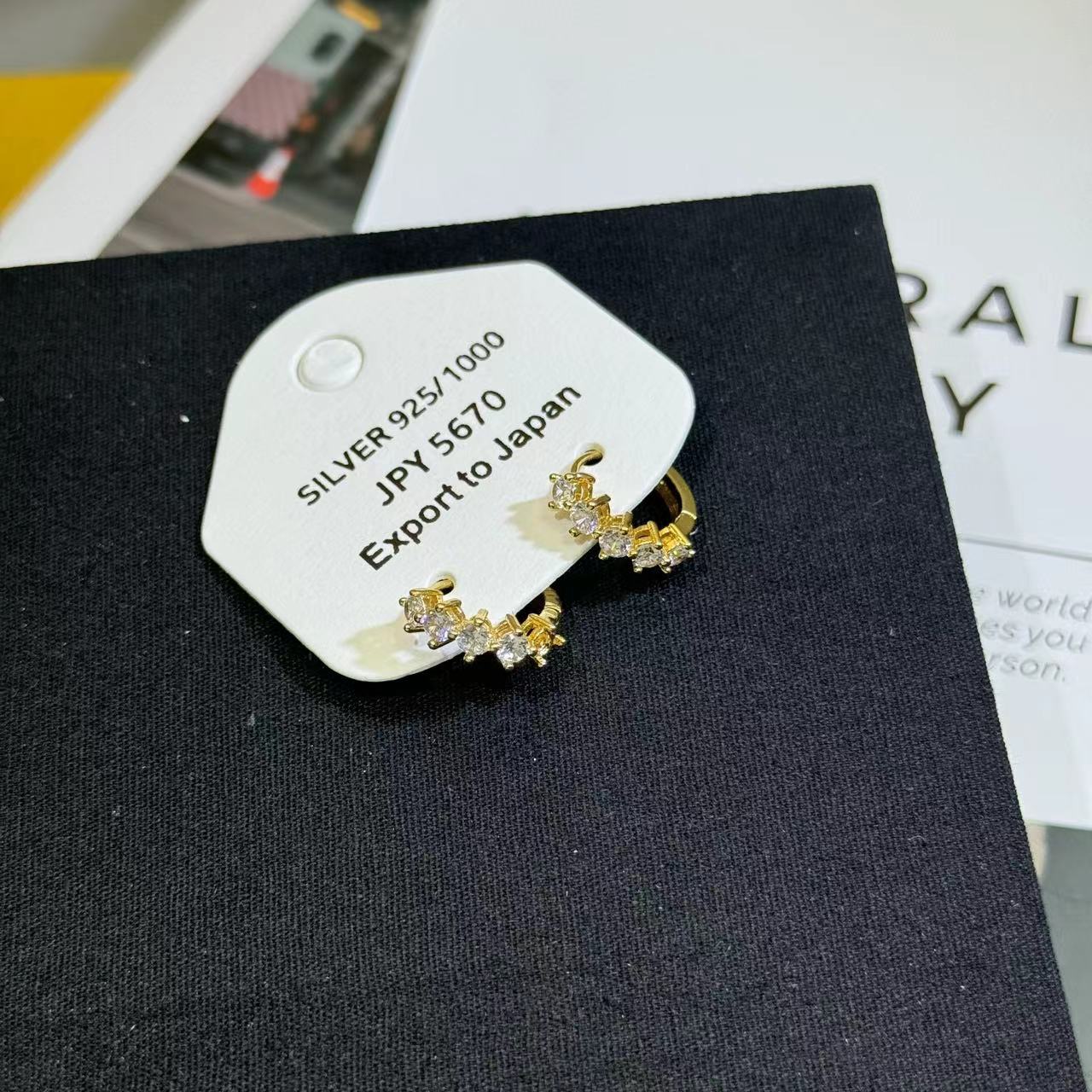 铜合金合成锆石耳饰 气质轻奢时尚百搭简约精致镶嵌耳环QC1826