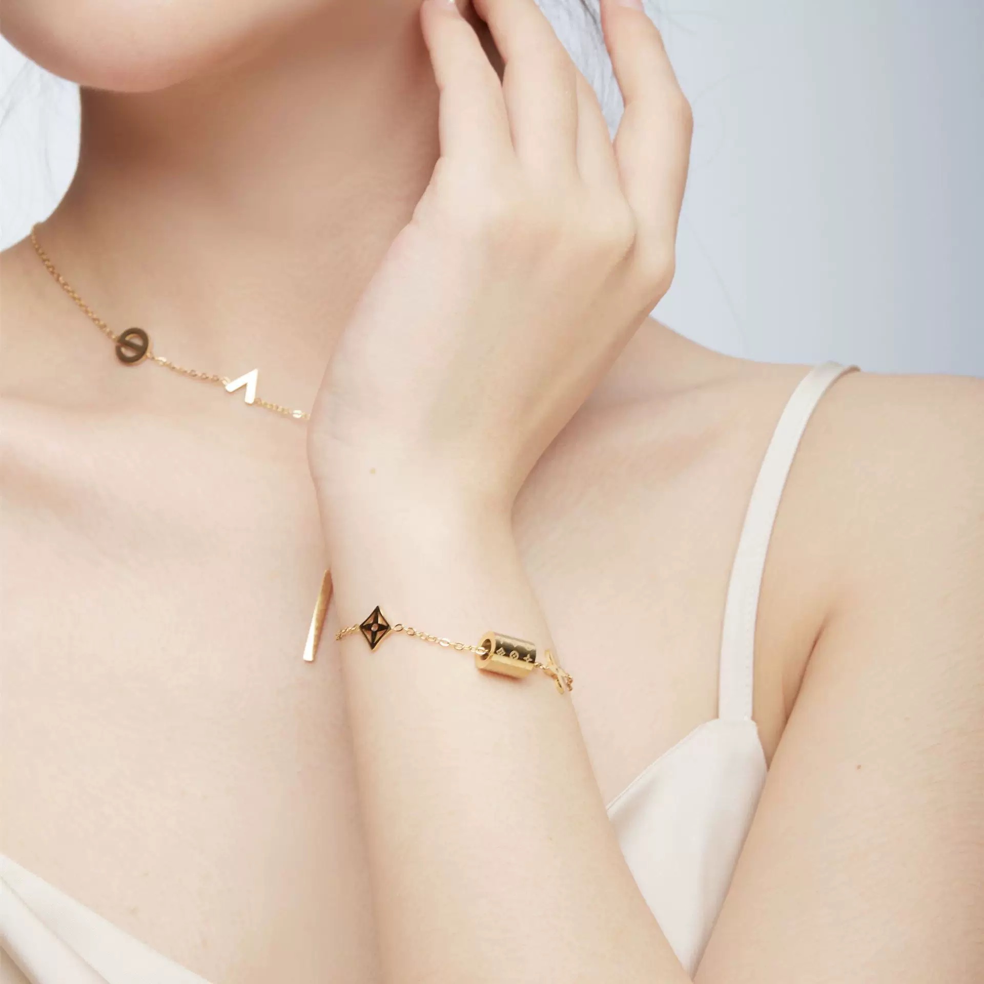 钛钢手链 轻奢时尚百搭小众个性手链简约气质QC427