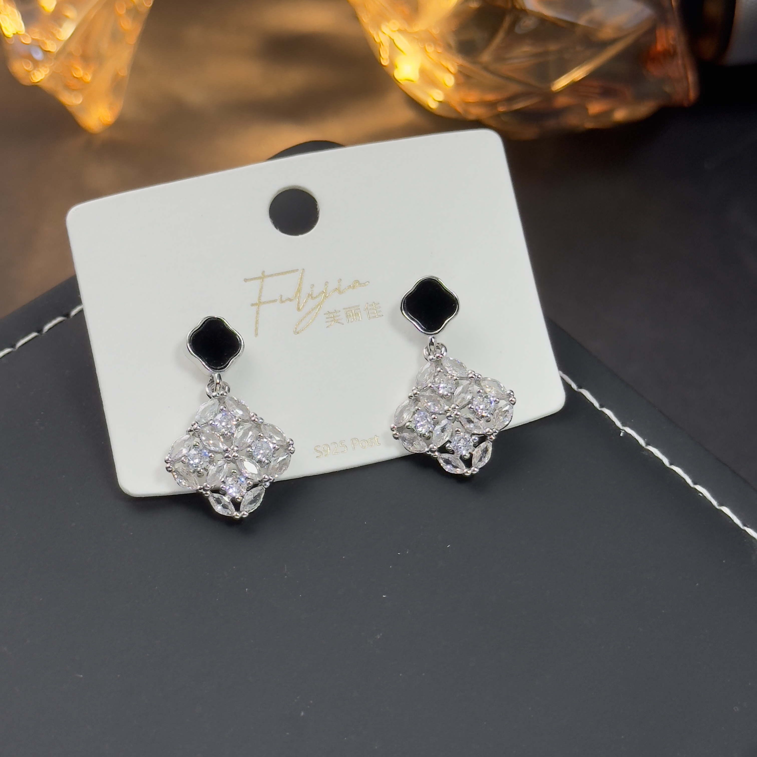 铜合金合成锆石耳饰 气质轻奢时尚百搭黑色小众耳环QC2092