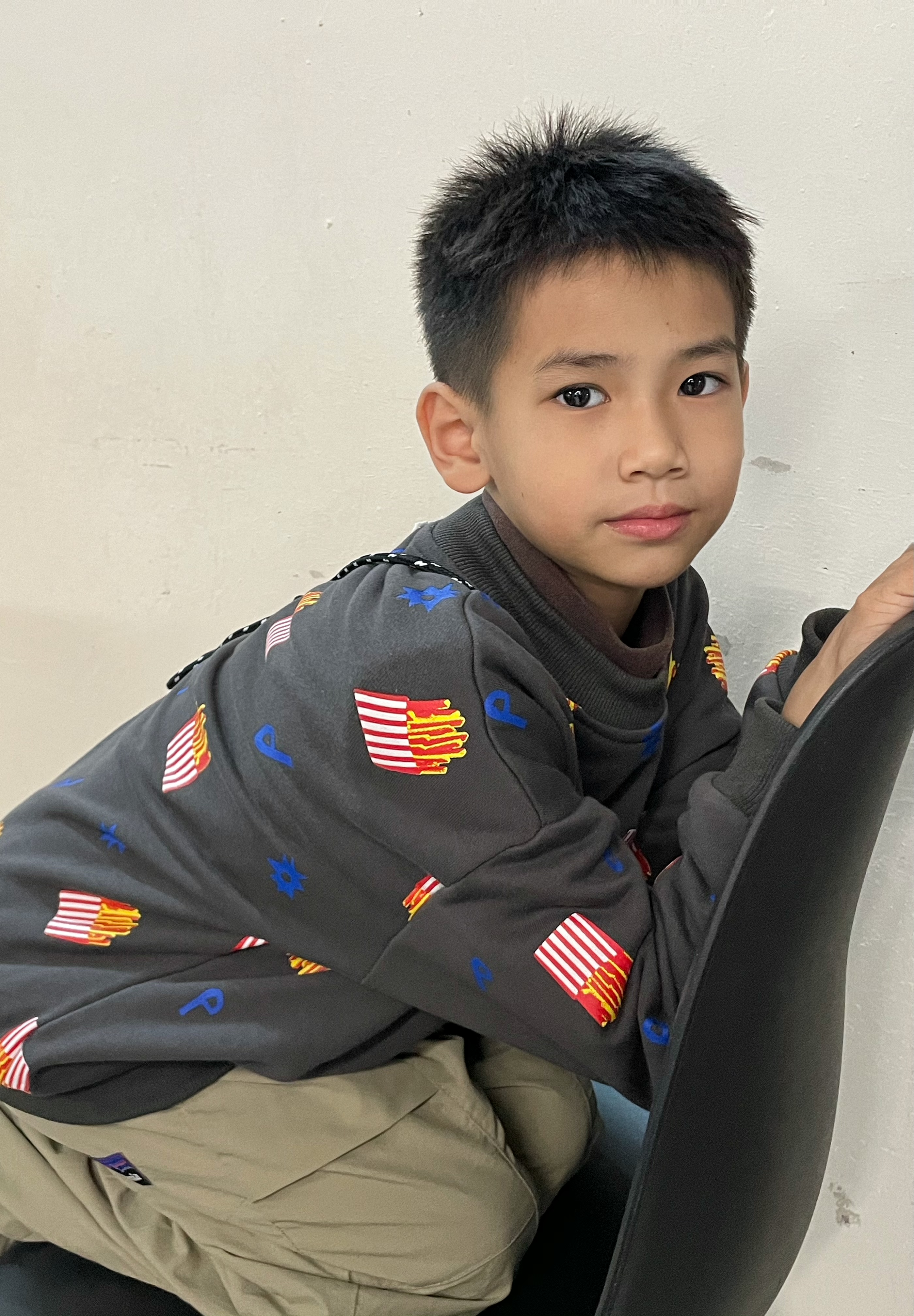 时尚秋冬新款儿童洋气印花T恤长袖