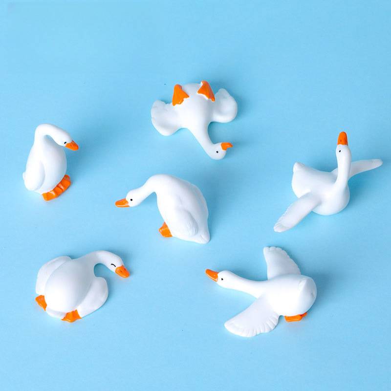 可爱摆烂大白鹅迷你动物模型微景观造景装饰办公桌面小号摆件玩具