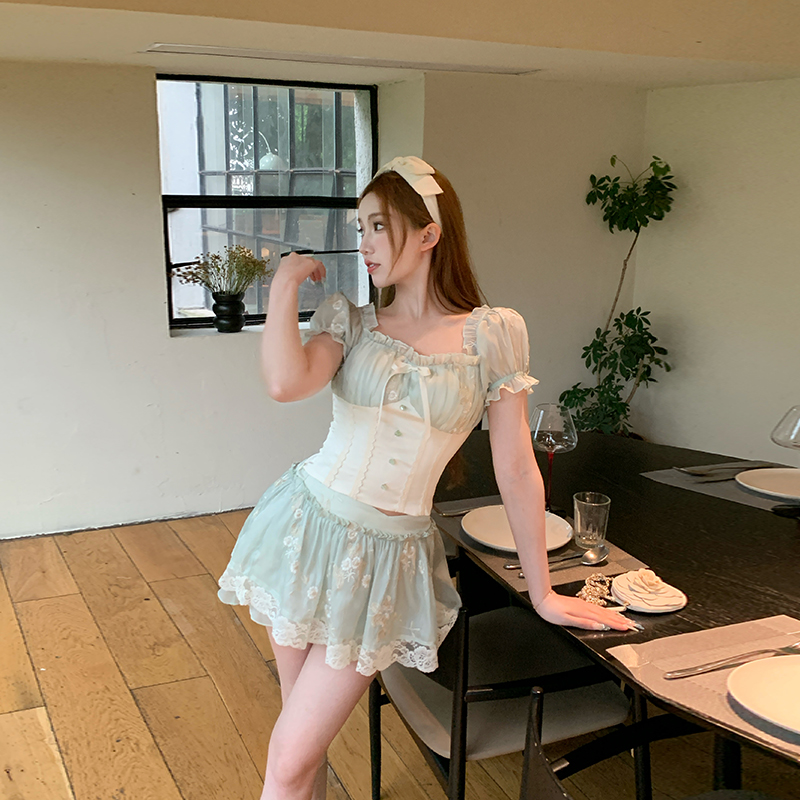 冰冰来了【预谋邂逅】法式少女重工绣花上衣高腰蕾丝短裙套装26088