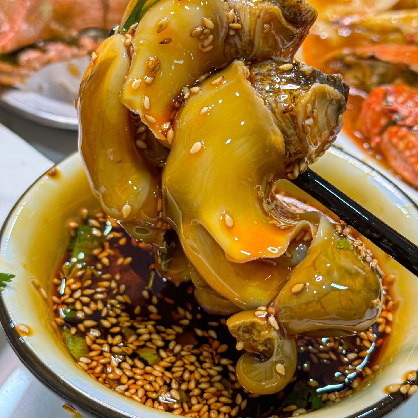 大海螺1斤（2个左右），海螺的肉质鲜美，海螺身上拥有大量对人体有益的维生素尤其是小孩子